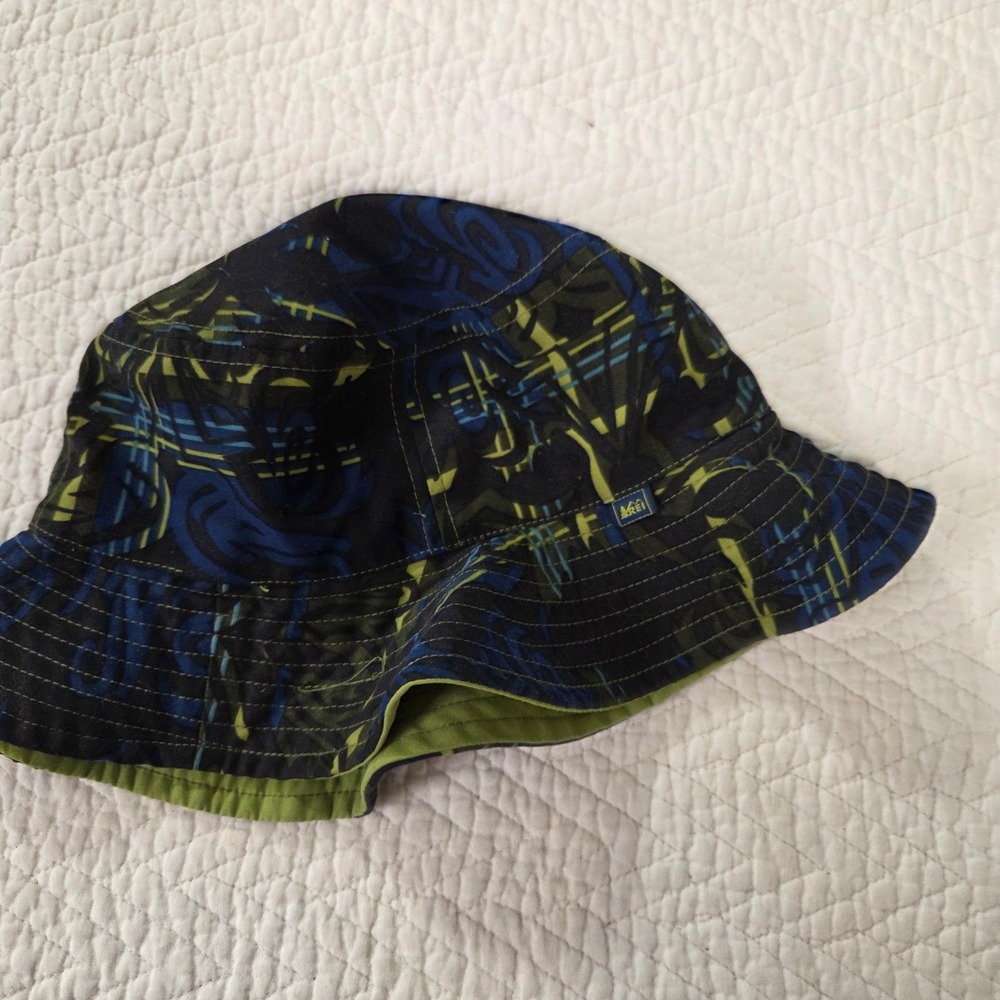 REI Reversible Bucket Hat Blue Green Abstract Graphic Print Sun Hat Pocket